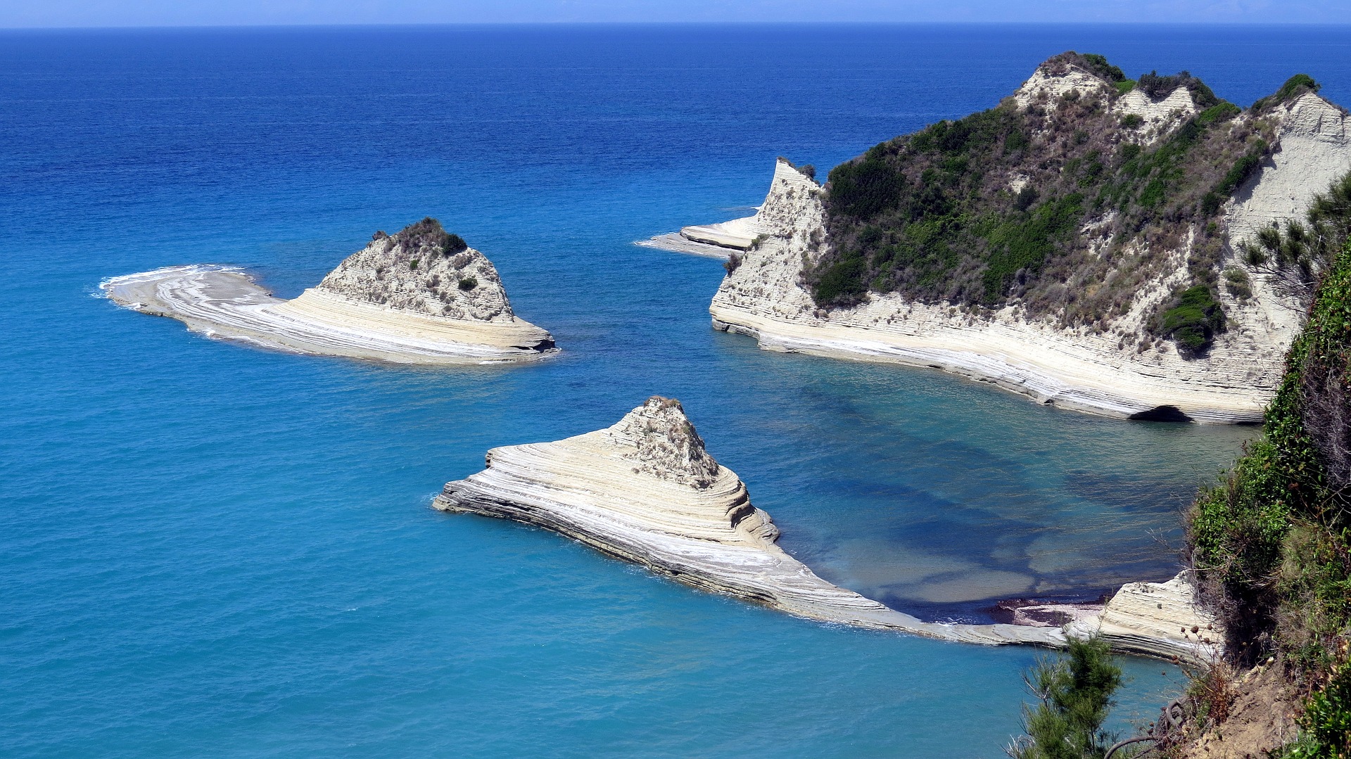 Corfu cove - image by superfactice @ pixabay.com