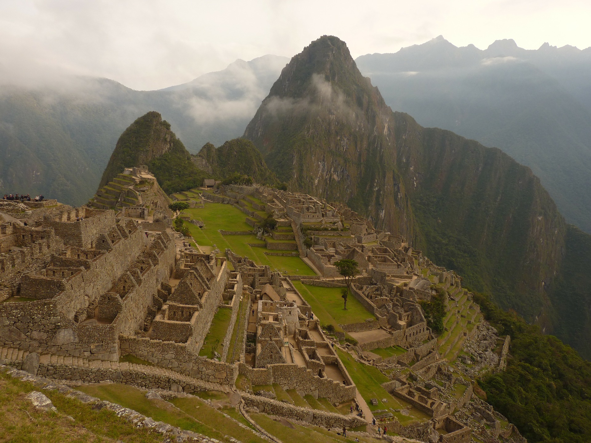 Machu Picchu - images by LoggaWiggler @ pixabay.com